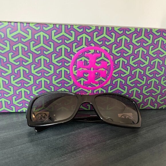 Tory Burch Sunglasses Frames in EUC Slight Cat Eye Tortoise Shell - Picture 1 of 5